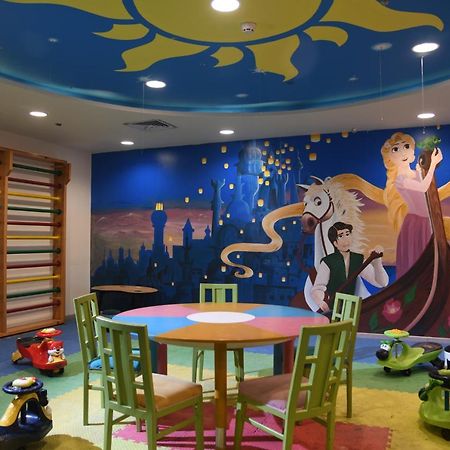 איסמעליה Tolip El Forsan Hotel מראה חיצוני תמונה The Tangled-themed playroom at the Children's Hospital of Philadelphia