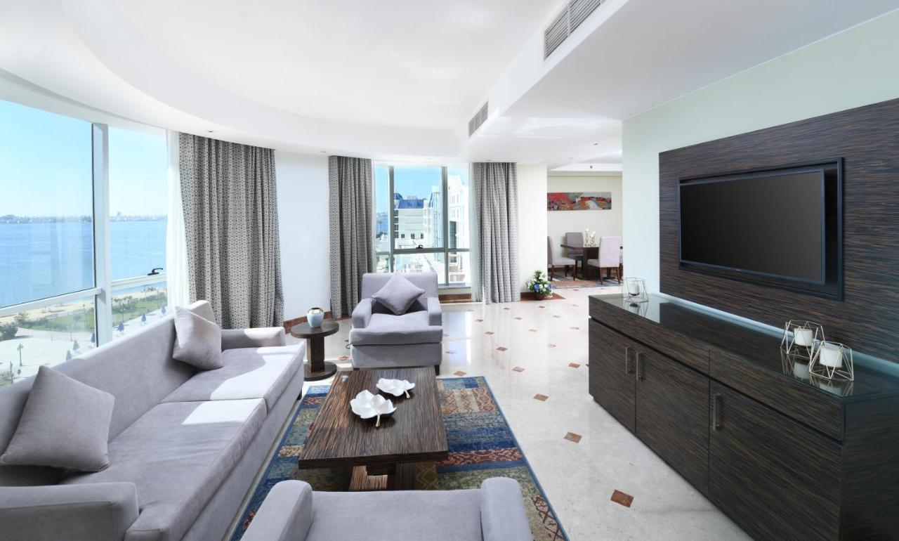 איסמעליה Tolip El Forsan Hotel מראה חיצוני תמונה A suite at the Hilton Tel Aviv