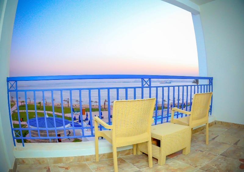 איסמעליה Tolip El Forsan Hotel מראה חיצוני תמונה A balcony