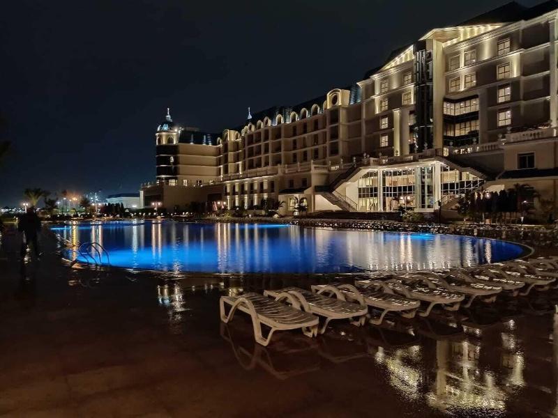 איסמעליה Tolip El Forsan Hotel מראה חיצוני תמונה The hotel at night