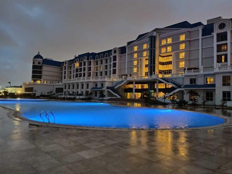 איסמעליה Tolip El Forsan Hotel מראה חיצוני תמונה The pool at the hotel